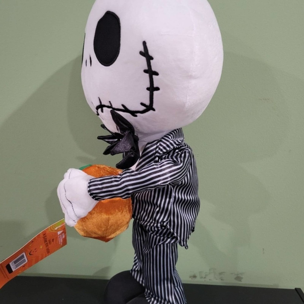 Disney Jack Skellington 20" tall Halloween door greeter - Picture 3 of 8